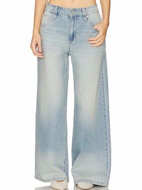 Low-Rise Light Blue Mega Wide-Leg Jeans for Women